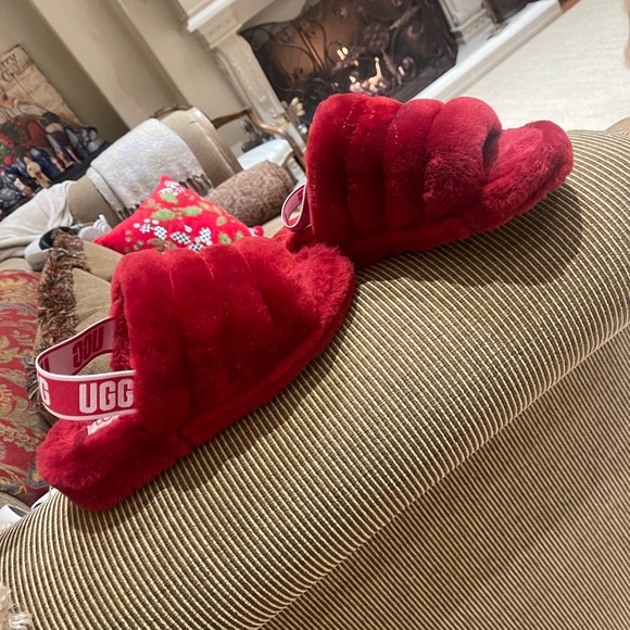 Ugg slippers size 8 - Picture 4 of 6